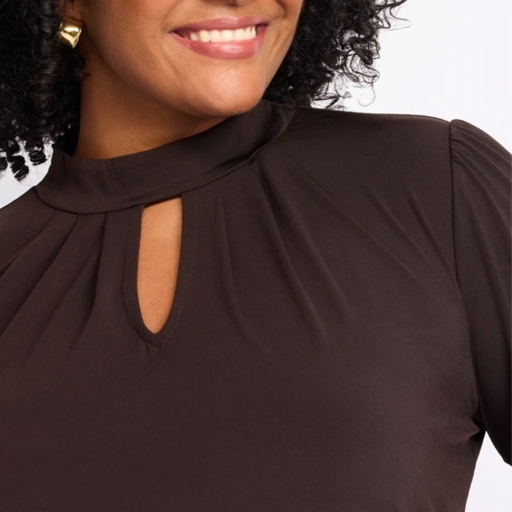 Nine Britton Chocolate Keyhole Blouse - Picture 4 of 8